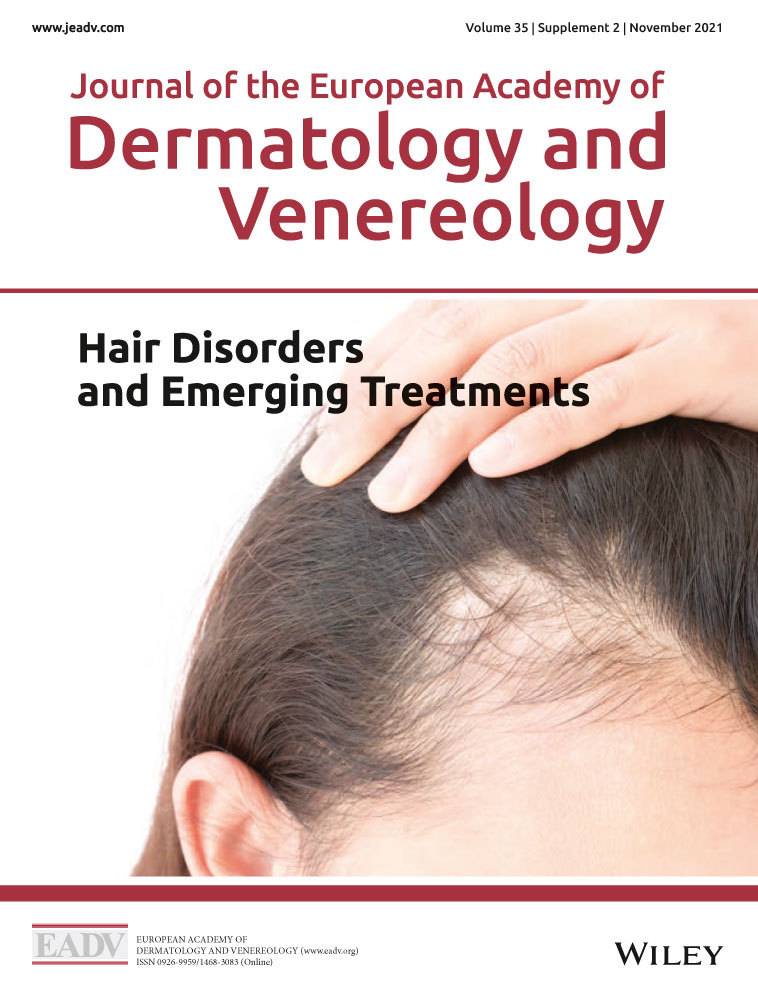Cheveux avec petite zone dégarnie en couverture du supplément 2 du JEADV 2021, Hair Disorders and Emerging Treatments